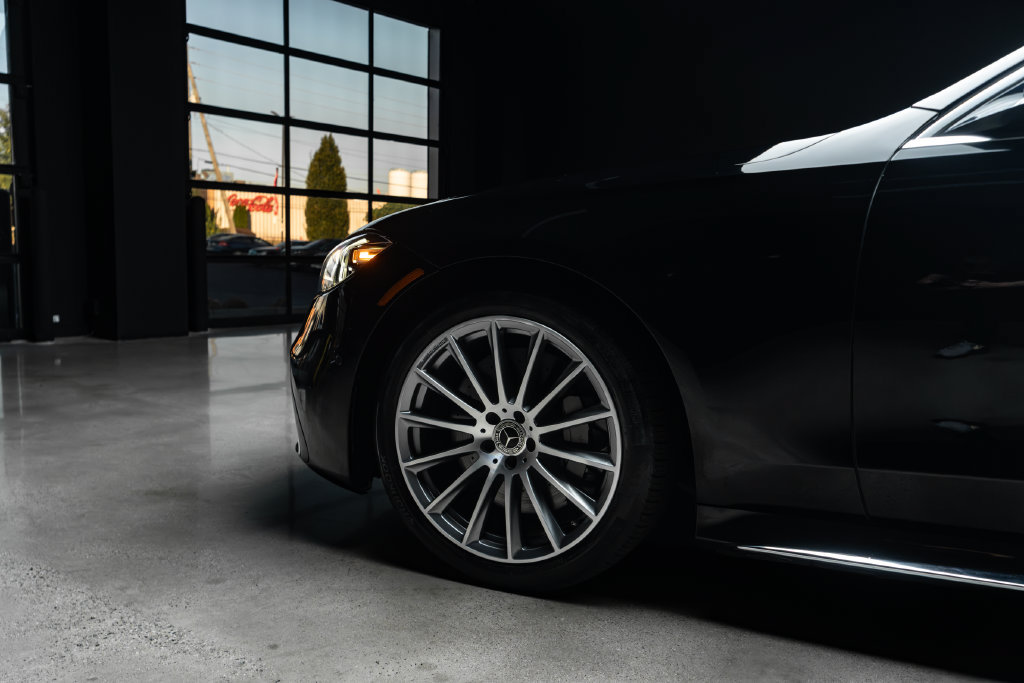 Used 2022 Mercedes-Benz S 500 4MATIC w/ AMG Line Package image 19
