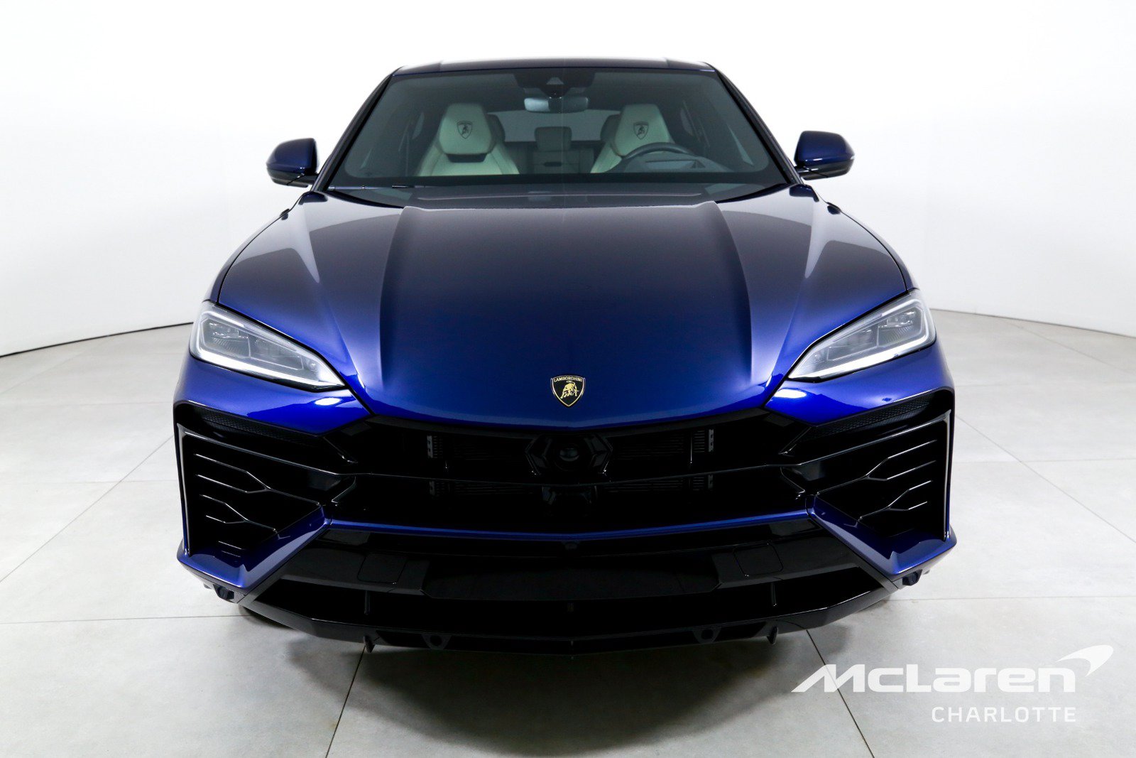 Used 2026 Lamborghini Urus SE AWD/4WD image 4