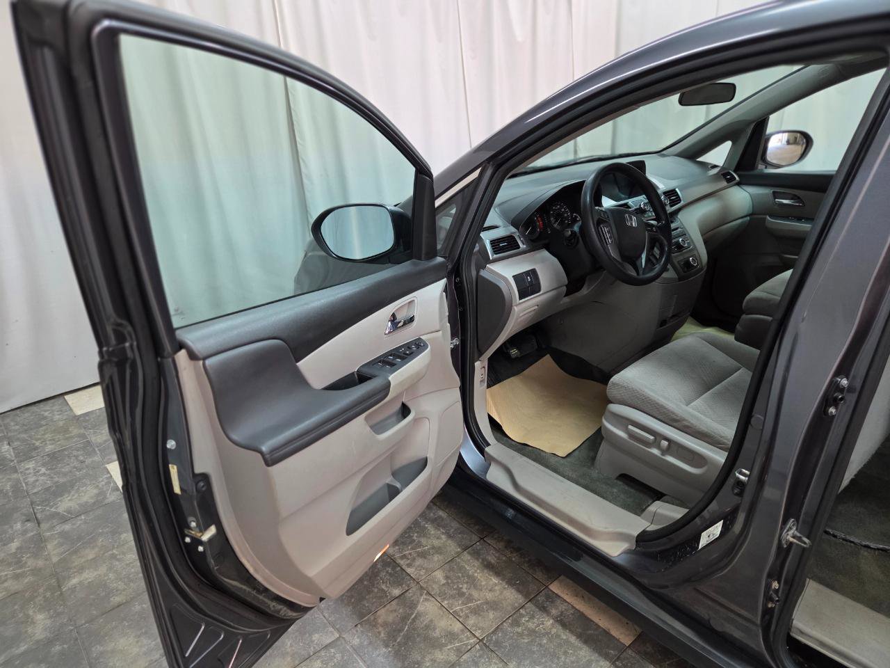 Used 2016 Honda Odyssey LX image 9