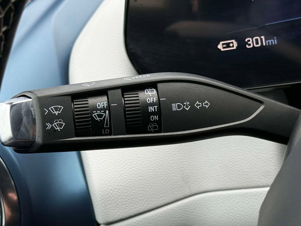 Used 2025 Chevrolet Equinox EV LT image 28