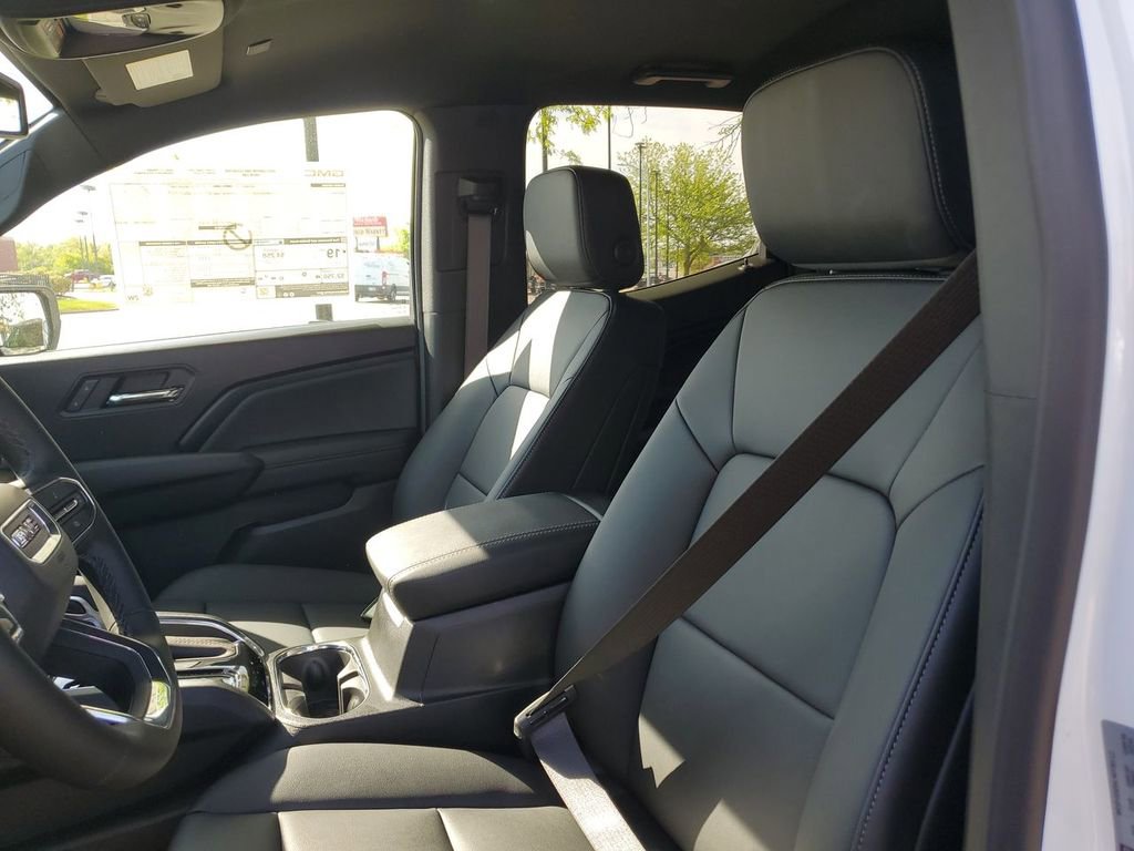 New 2025 GMC Canyon Elevation w/ Convenience Package image 12