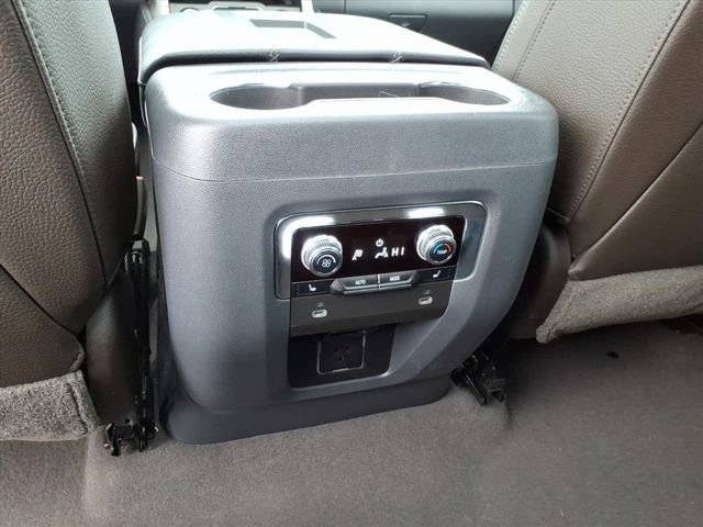 Used 2021 GMC Yukon Denali w/ Denali Premium Package image 17