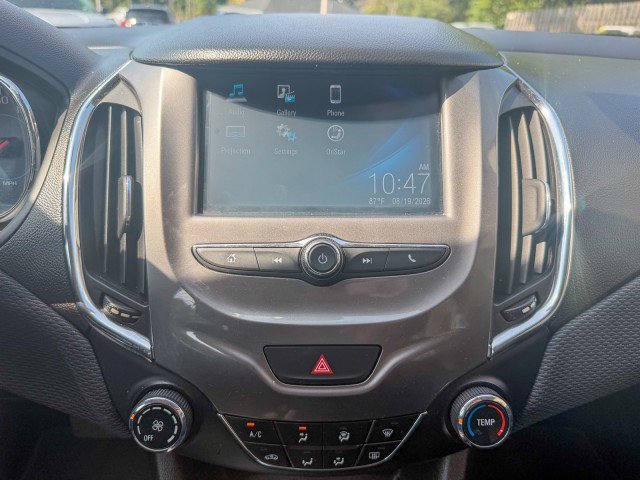 Used 2017 Chevrolet Cruze LT FWD image 11