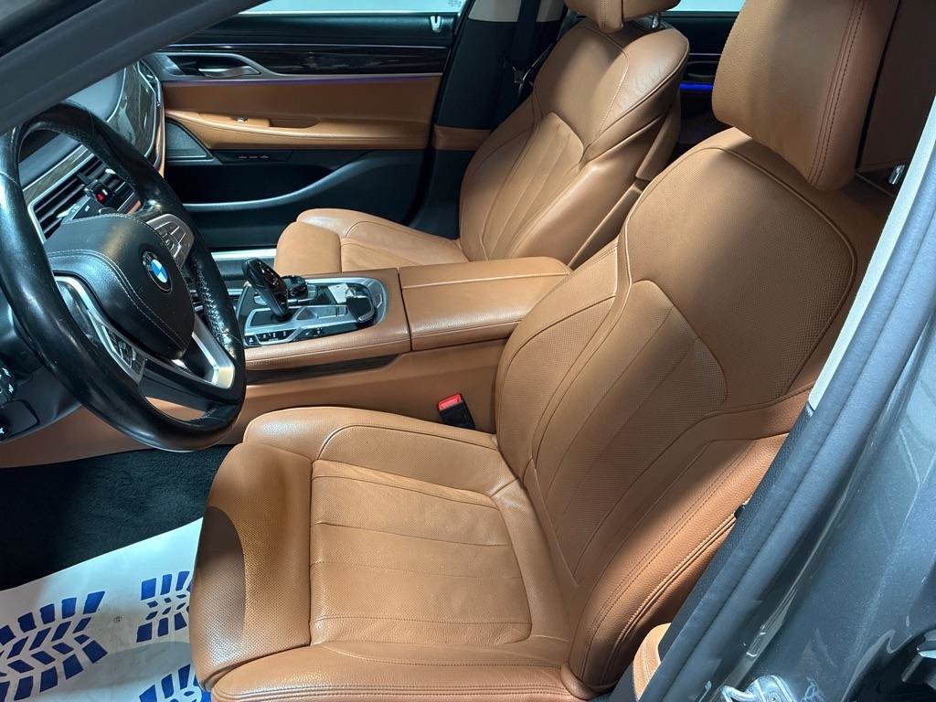Used 2019 BMW 740i w/ Executive Package RWD image 15