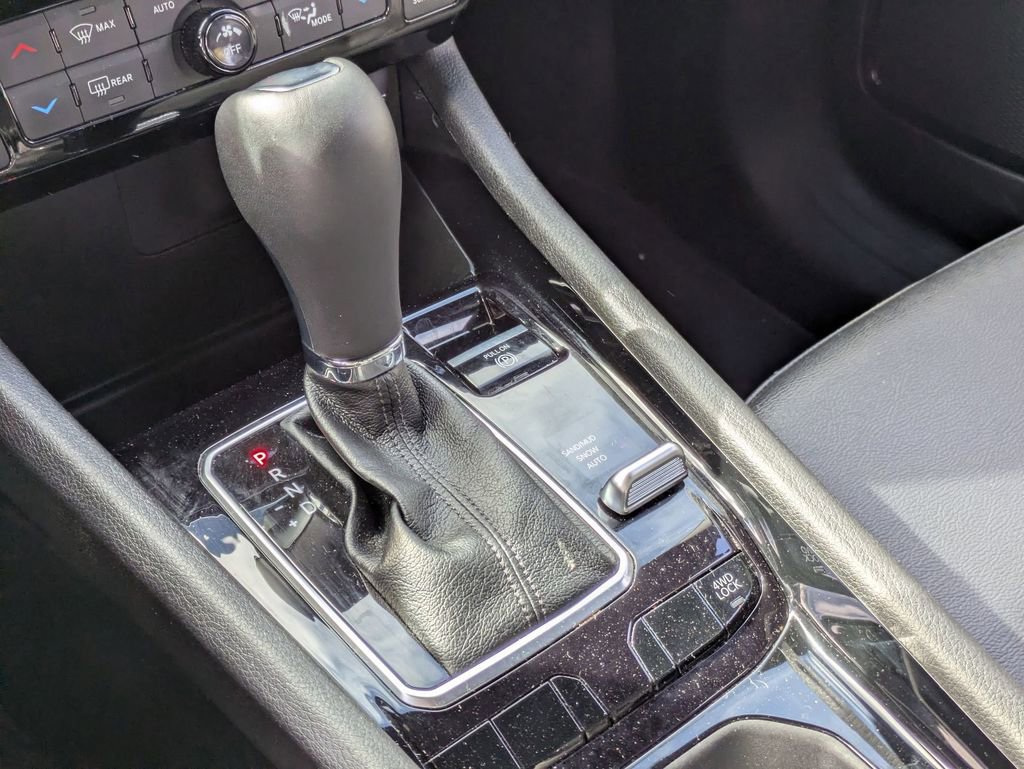 Used 2025 Jeep Compass Limited image 23