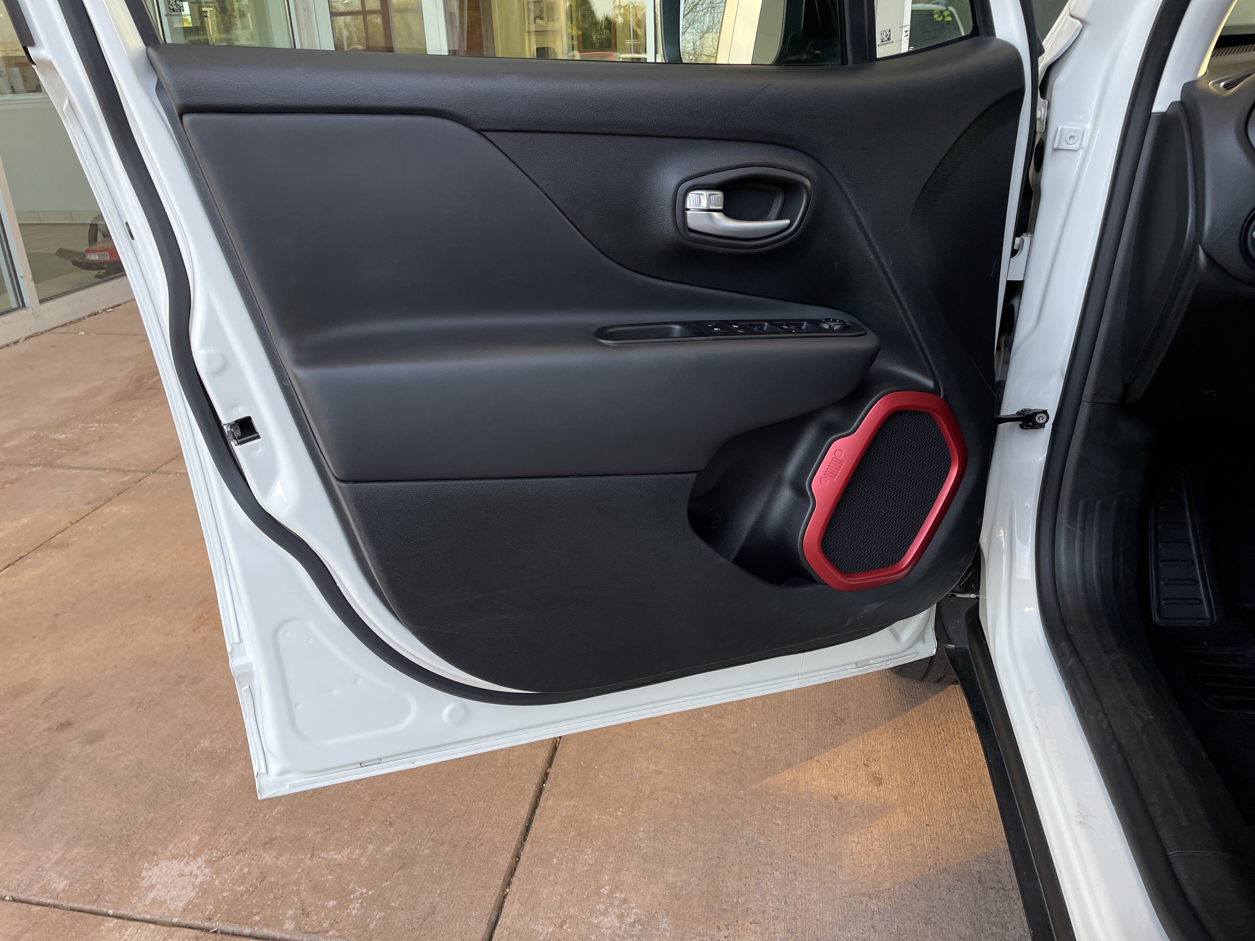 Used 2023 Jeep Renegade Trailhawk image 14