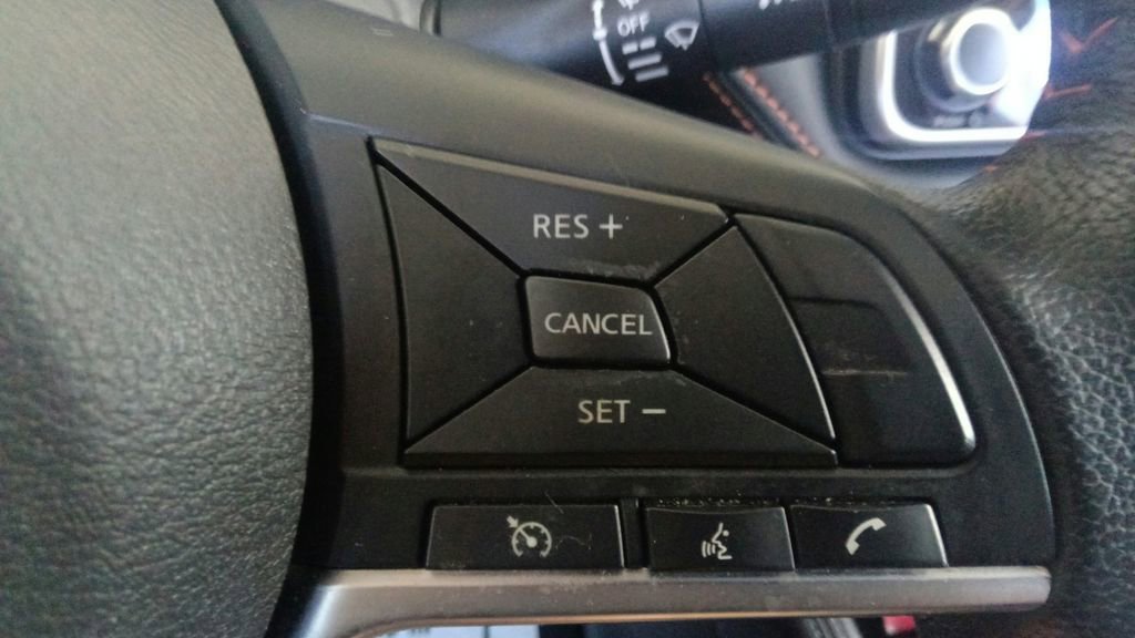 Used 2019 Nissan Kicks SR w/ SR Premium Package FWD image 21