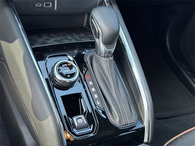 Used 2025 GMC Canyon AT4 w/ Nightfall Edition image 20