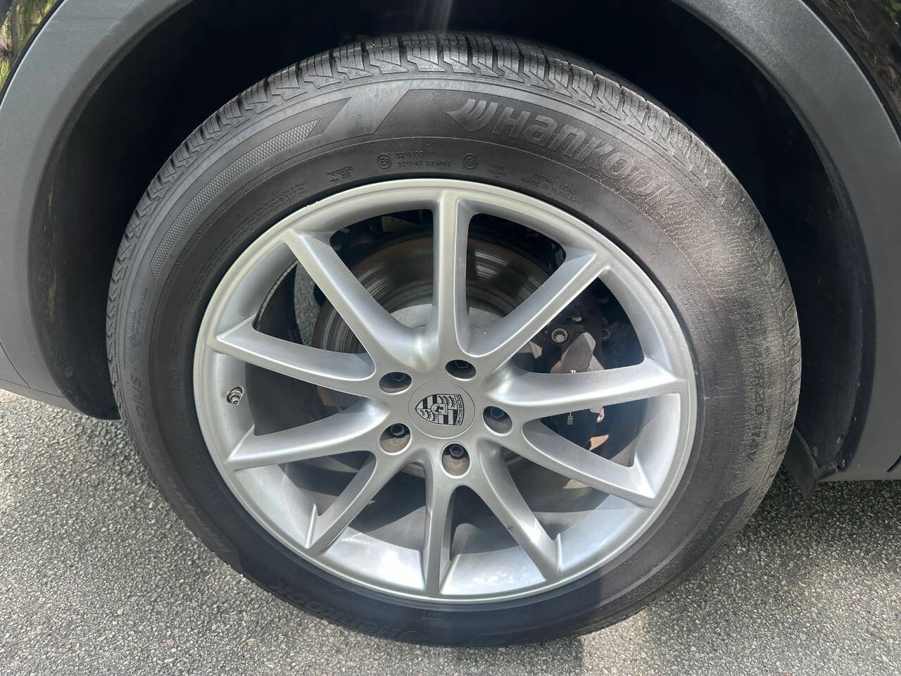 Used 2024 Porsche Cayenne image 16