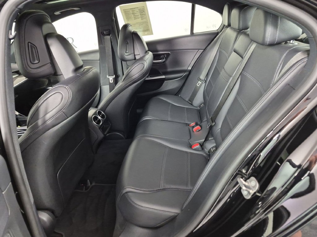 Used 2024 Mercedes-Benz C 300 Sedan image 31