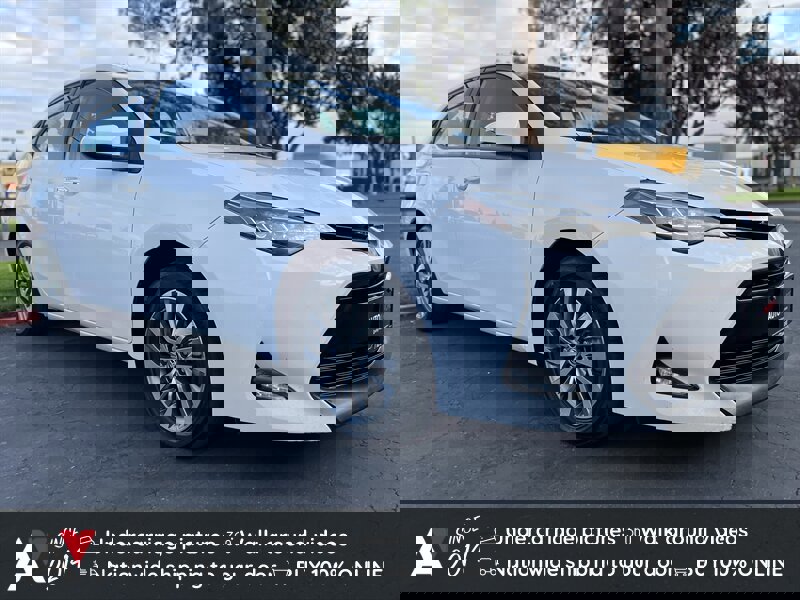 Used 2018 Toyota Corolla XLE w/ Carpet Mat Package (TMS) FWD image 1