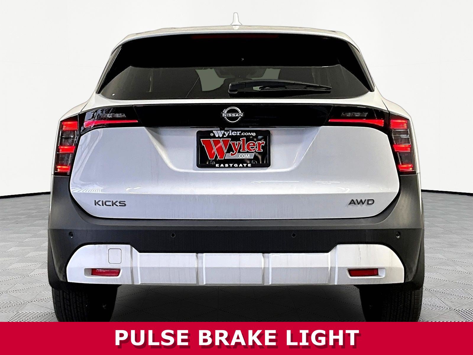 Certified 2025 Nissan Kicks SV AWD/4WD image 5