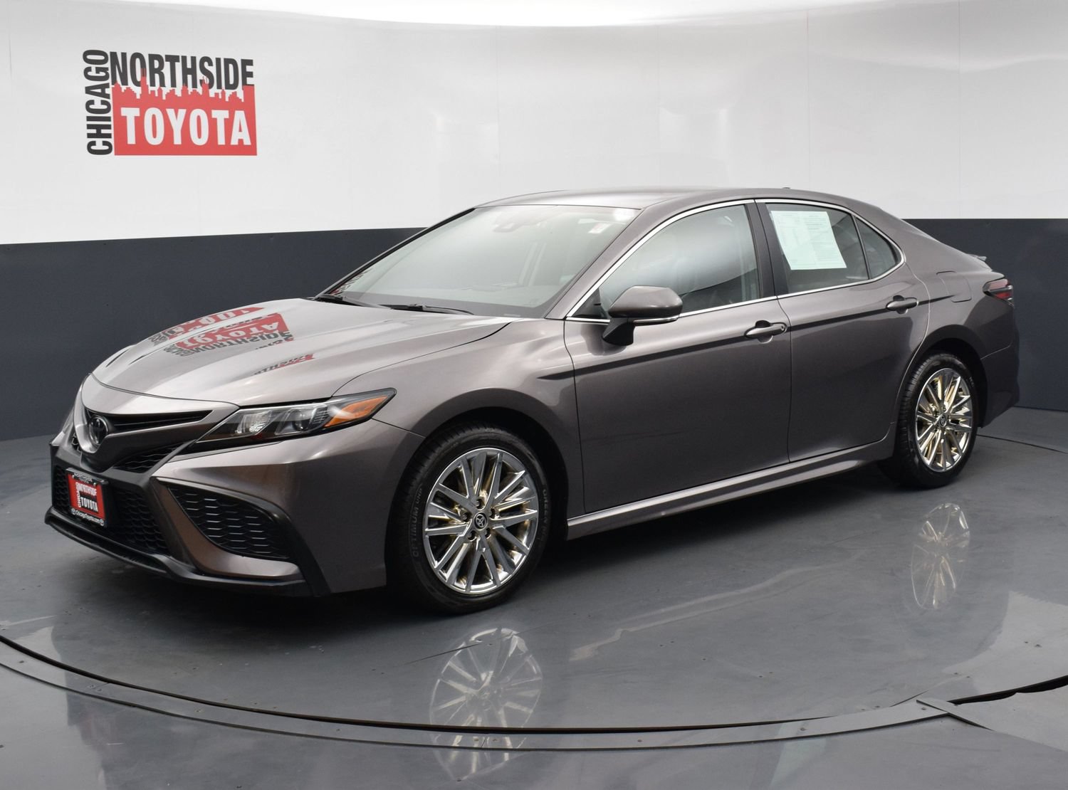 Used 2024 Toyota Camry SE FWD image 8