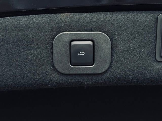 Used 2020 Lincoln Continental Reserve w/ Luxury Package image 13