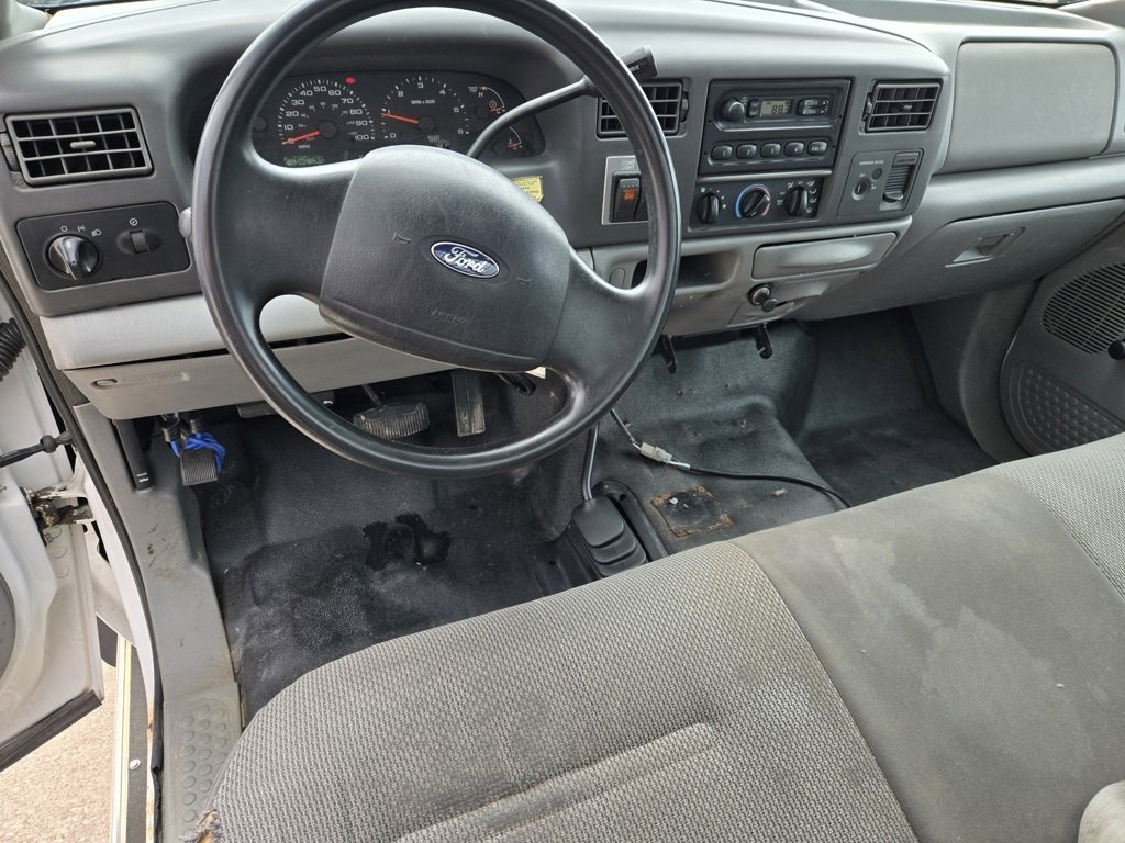 Used 2004 Ford F350 XL image 15