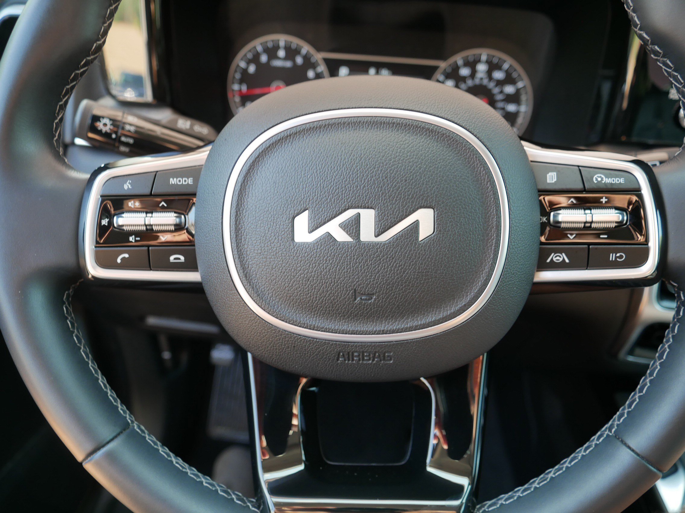 Certified 2023 Kia Sorento S w/ Panoramic Sunroof Package AWD/4WD image 25