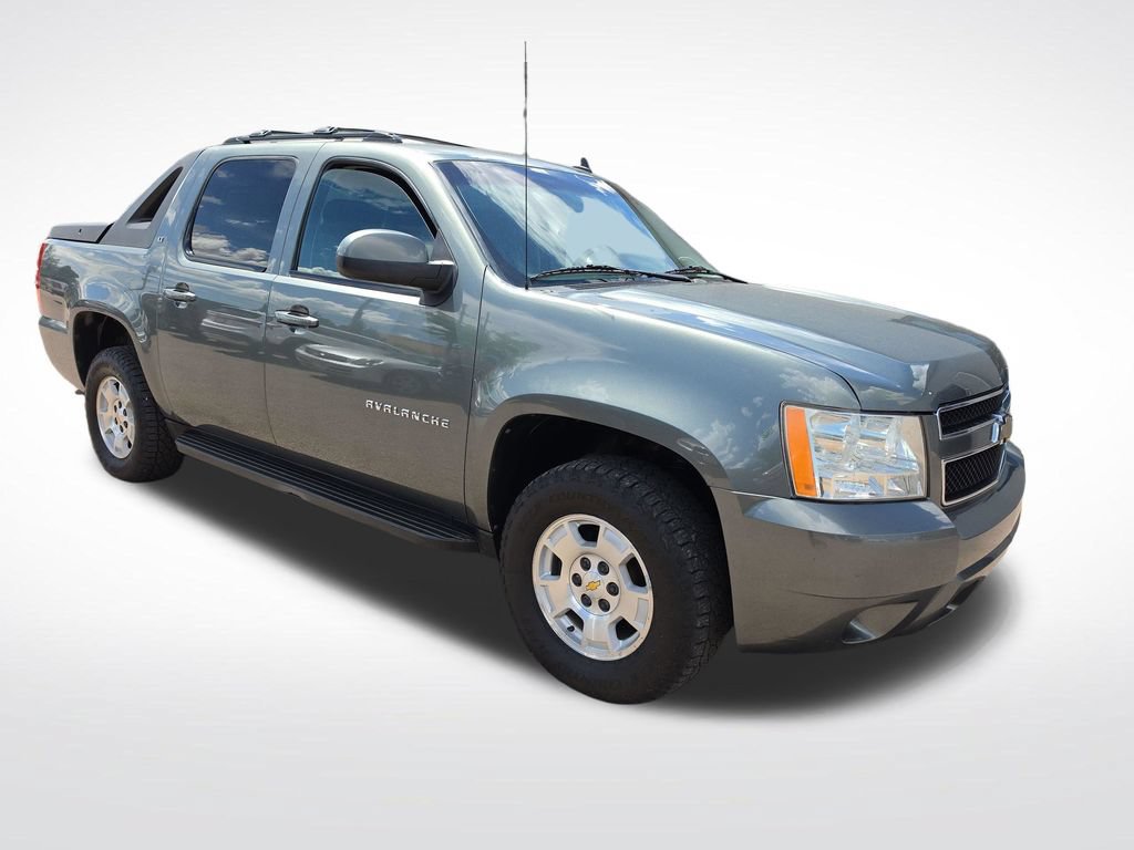 Used 2011 Chevrolet Avalanche LT AWD/4WD image 6