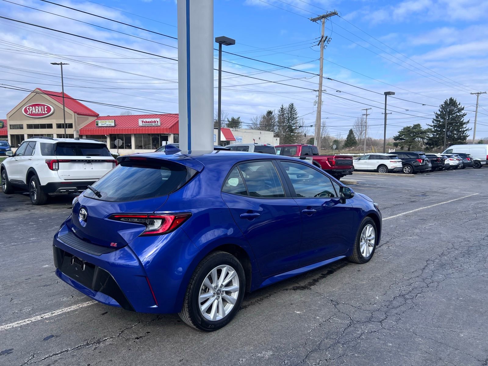 Used 2023 Toyota Corolla SE w/ SE Premium Package image 7