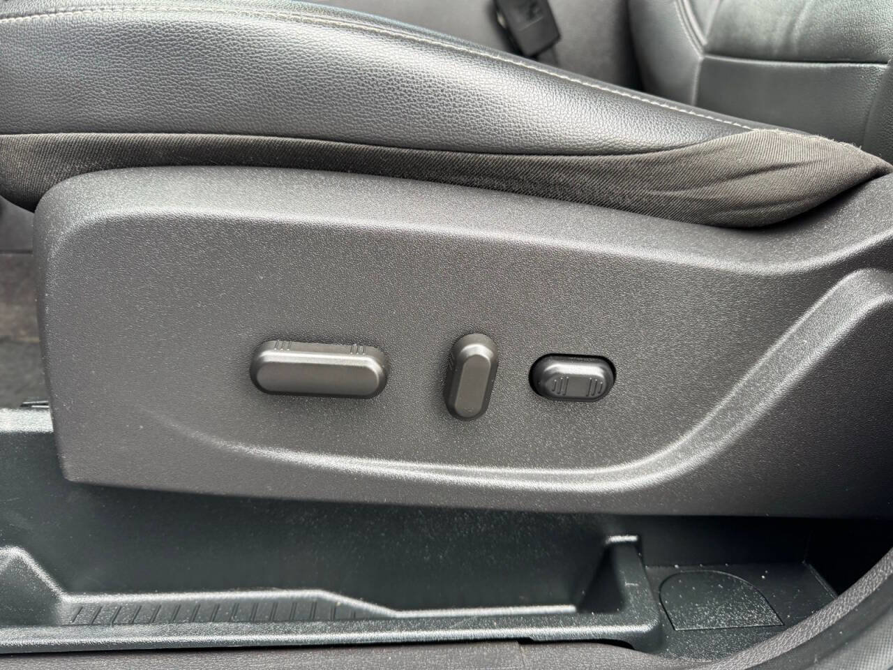 Used 2018 Ford Escape SEL w/ Canadian Touring Package AWD/4WD image 15