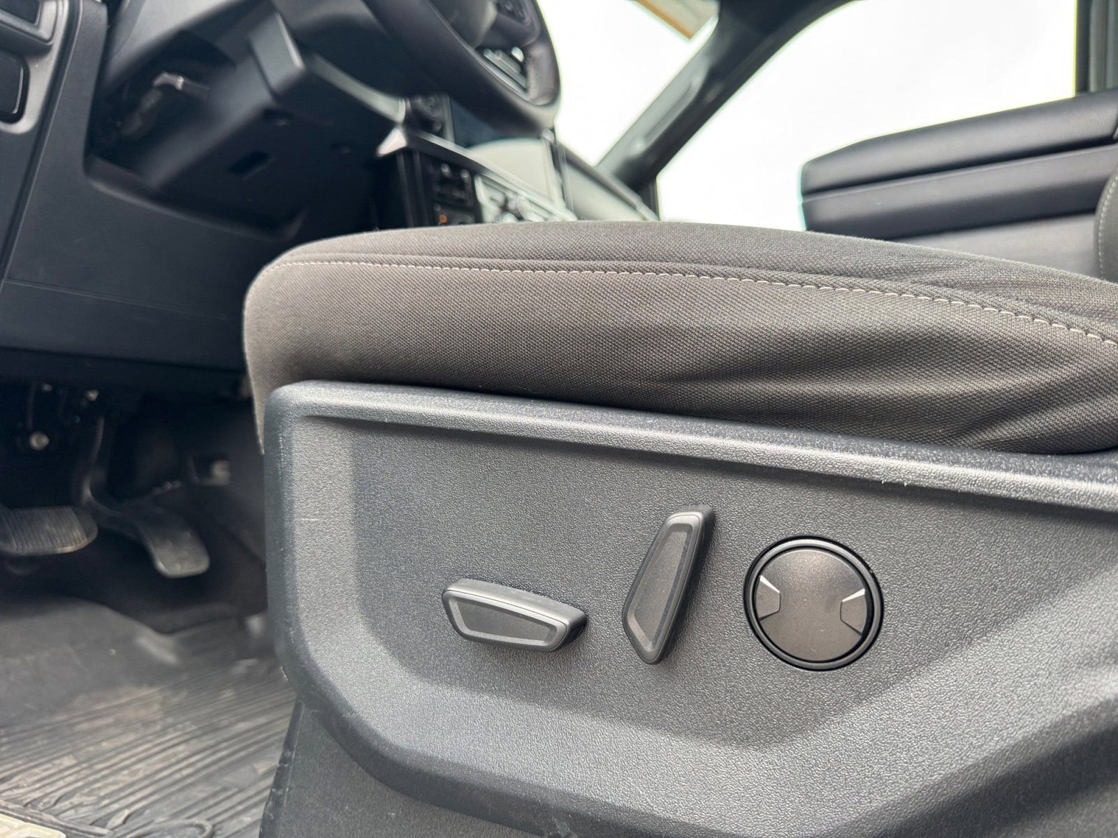 Certified 2023 Ford F150 XLT w/ Equipment Group 302A High image 21