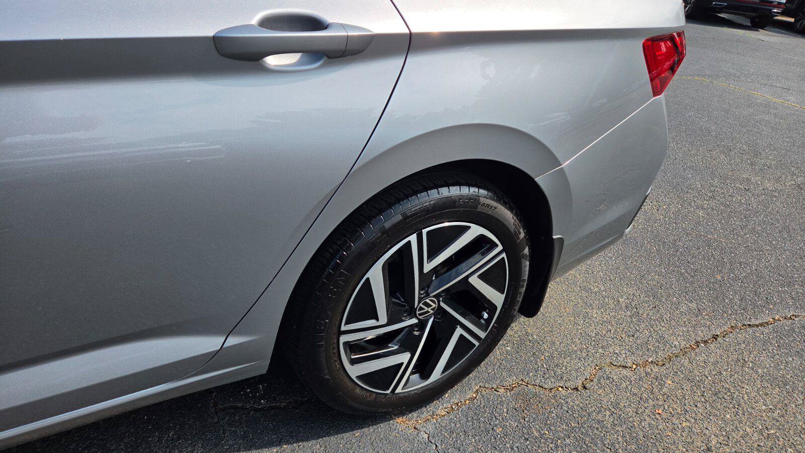 Certified 2023 Volkswagen Jetta SEL FWD image 13