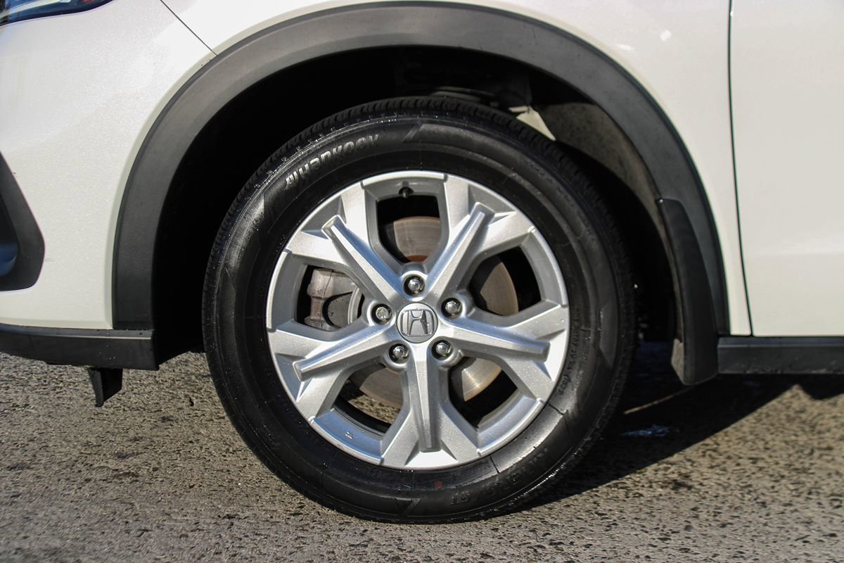 Used 2023 Honda HR-V LX image 39