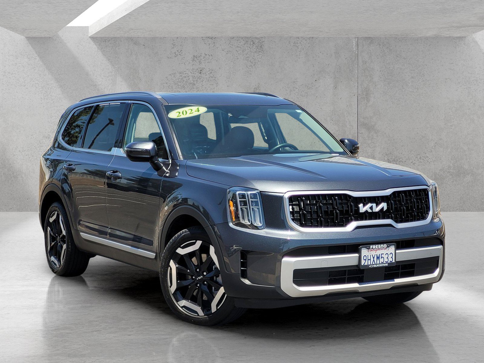 Used 2024 Kia Telluride EX FWD image 2