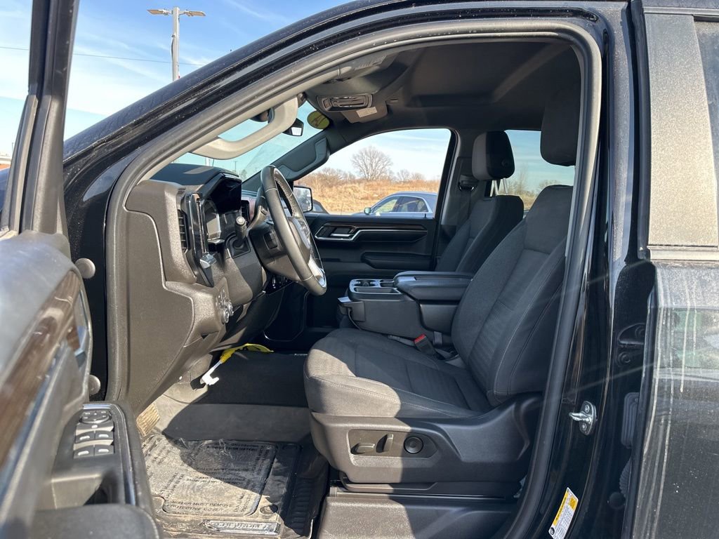 Used 2024 Chevrolet Silverado 1500 RST w/ Redline Edition image 9