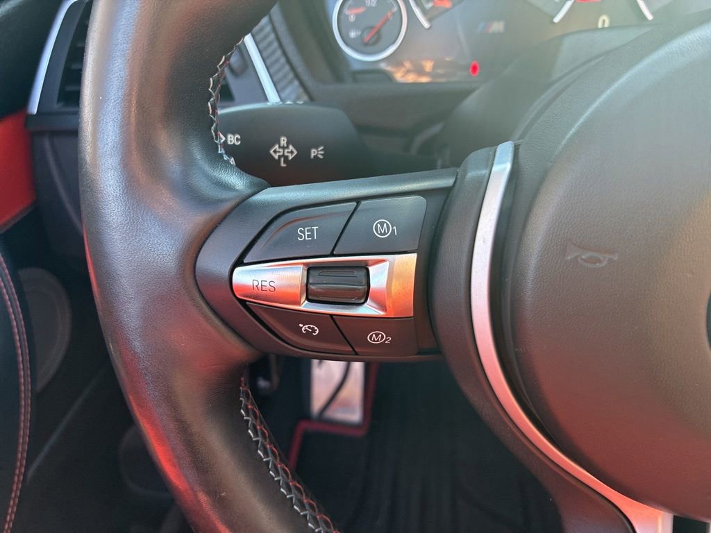 Used 2016 BMW M4 Convertible image 32