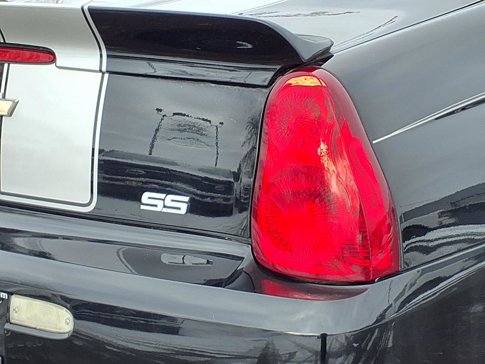 Used 2007 Chevrolet Monte Carlo SS w/ Silver Rally Stripe Package image 21