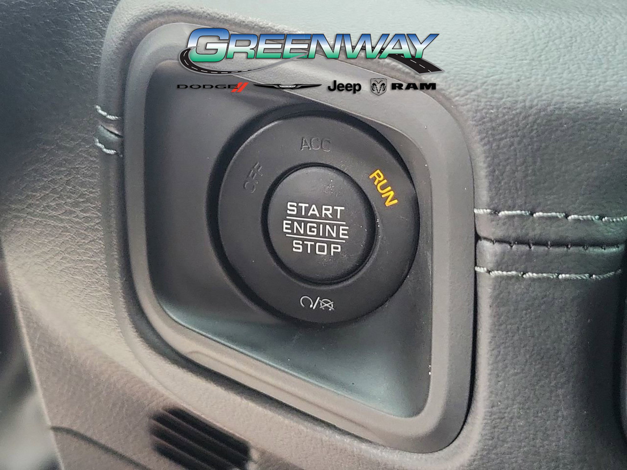 Used 2025 Jeep Gladiator Mojave w/ Convenience Group AWD/4WD image 28