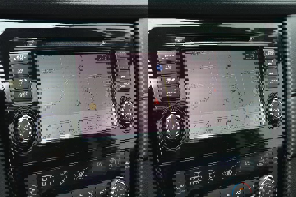 Used 2020 Nissan Rogue SV image 31