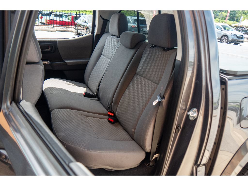 Used 2021 Toyota Tacoma SR5 AWD/4WD image 18
