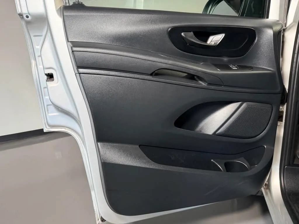 Used 2017 Mercedes-Benz Metris Passenger w/ Driver Efficiency Package image 19