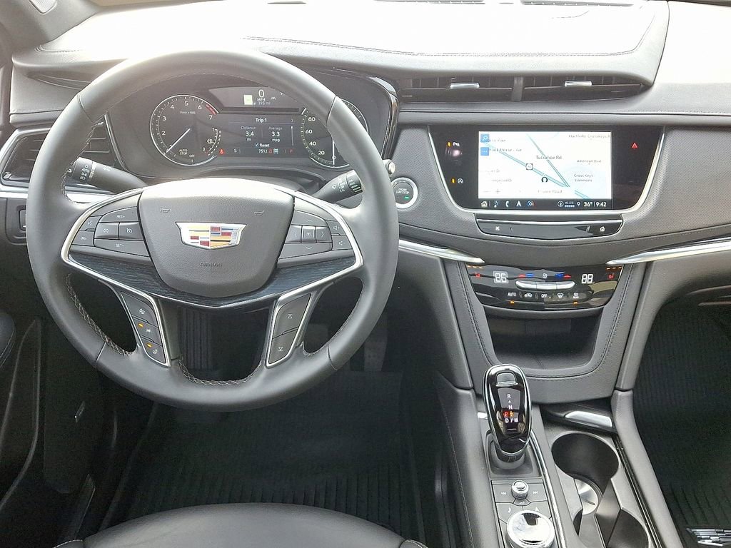 Certified 2025 Cadillac XT5 Premium Luxury w/ LPO, Floor Liner Package image 12