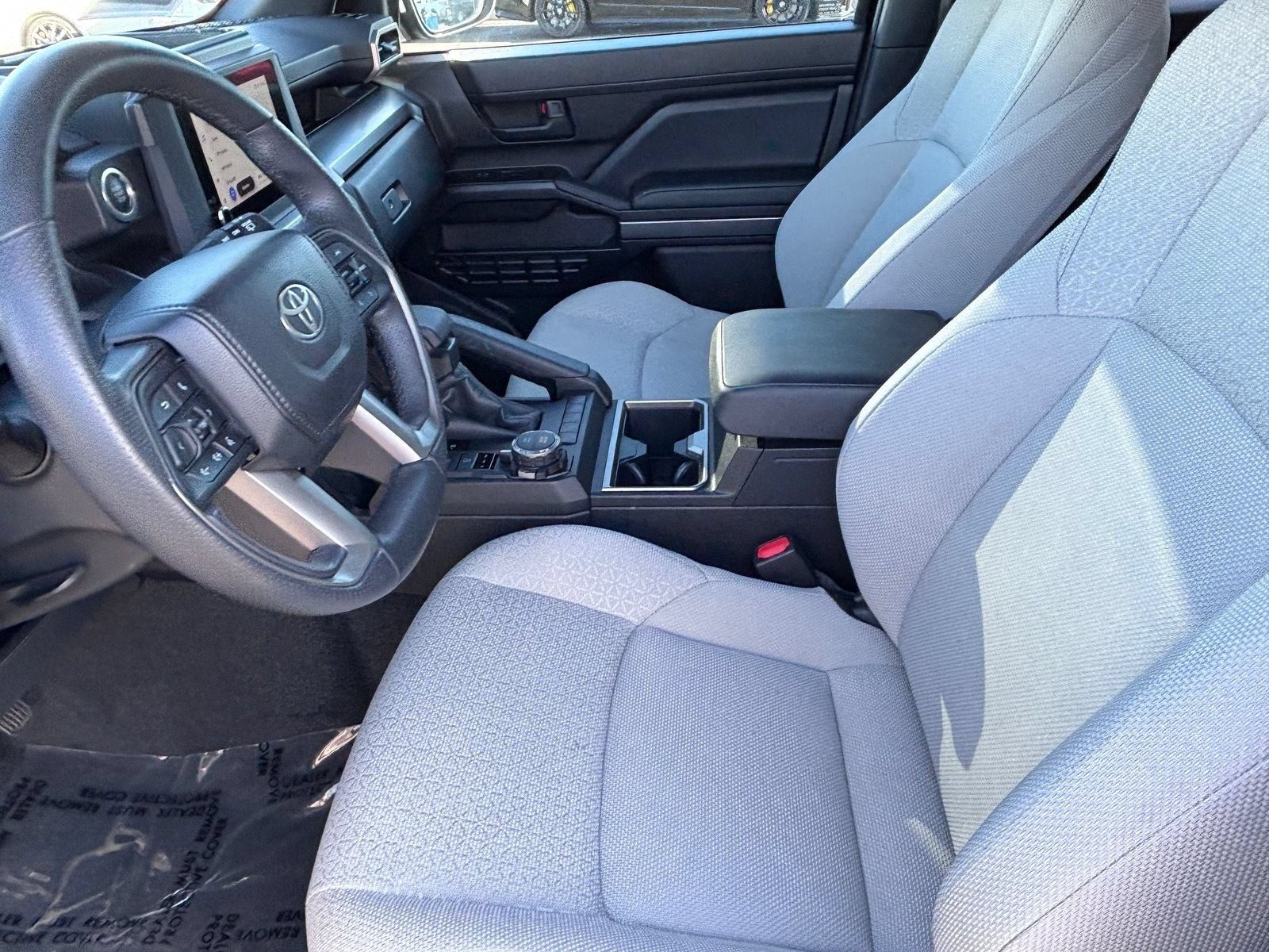 Used 2025 Toyota 4Runner SR5 AWD/4WD image 18