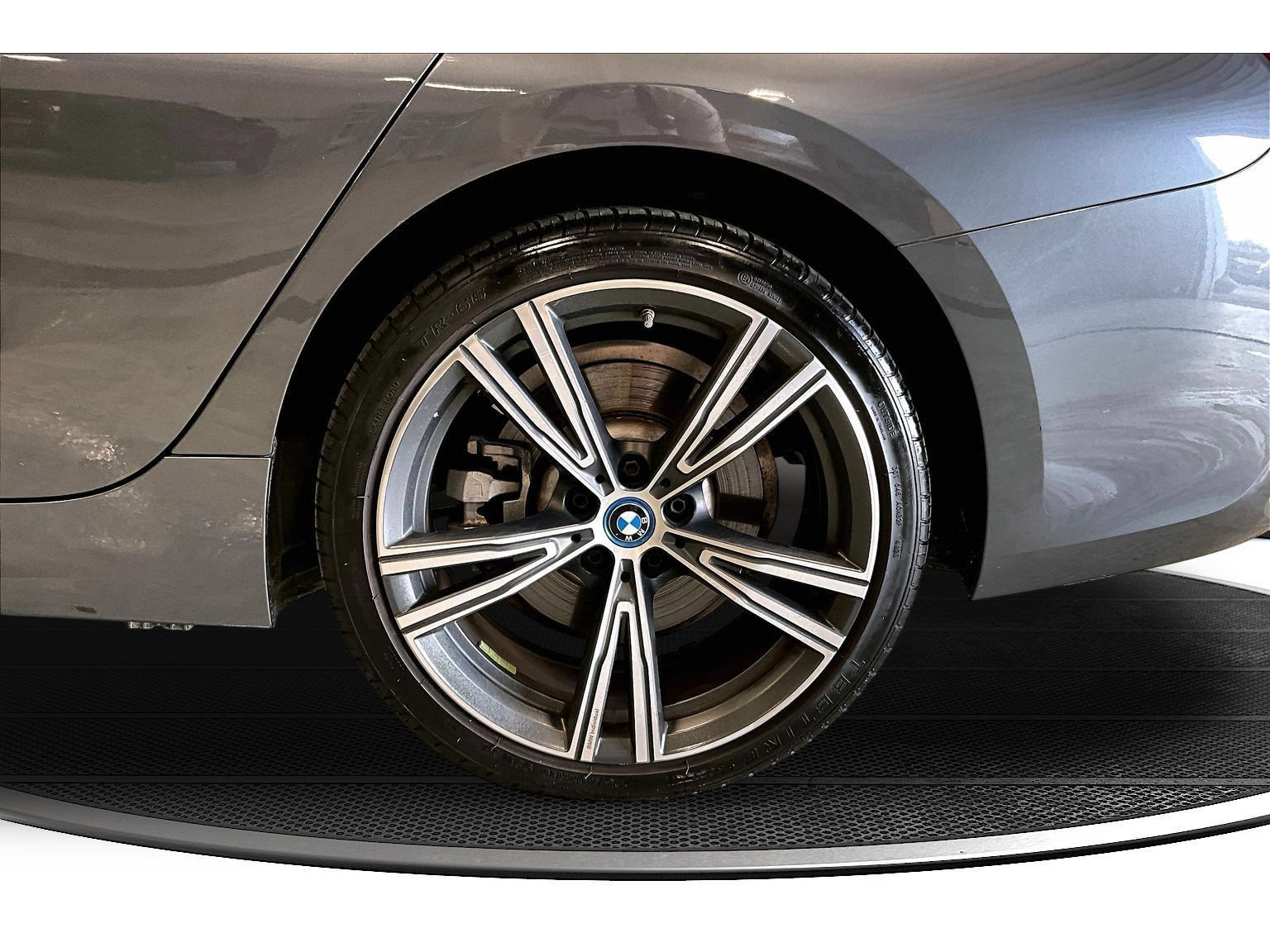 Used 2022 BMW 330e w/ Driving Assistance Package RWD image 40