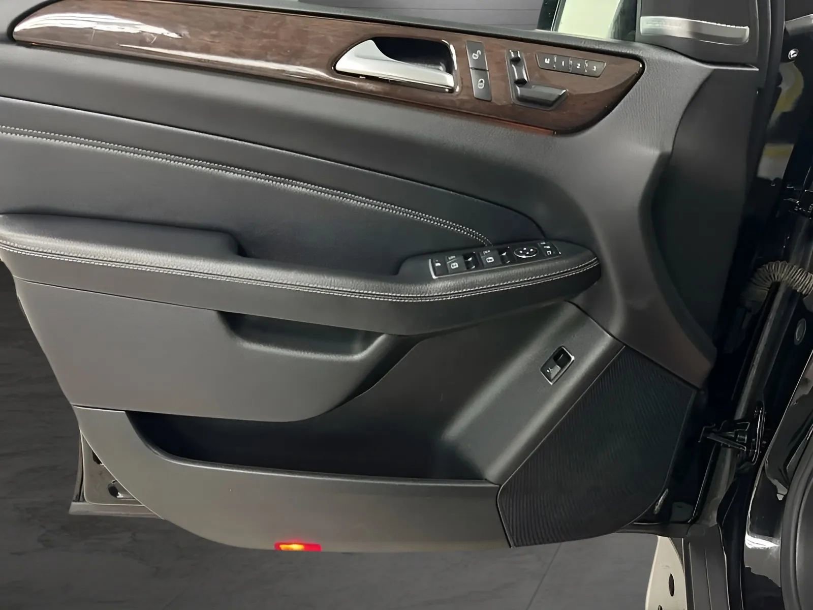Used 2014 Mercedes-Benz ML 350 4MATIC image 9