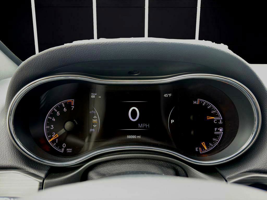 Used 2021 Jeep Grand Cherokee Laredo image 17