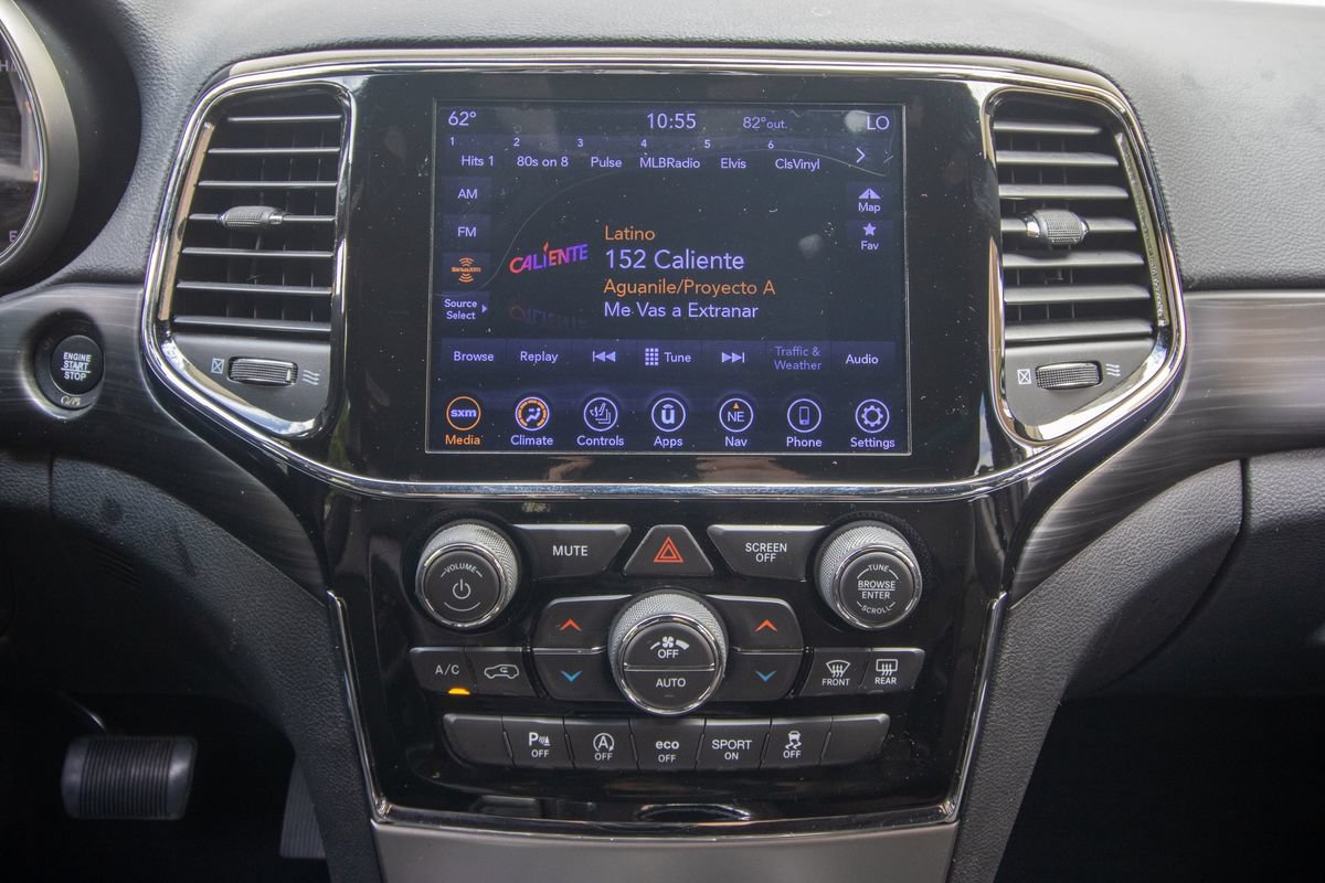 Used 2020 Jeep Grand Cherokee Altitude RWD image 25
