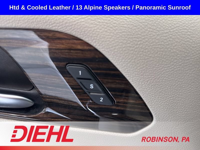 Used 2023 Chrysler Pacifica Limited FWD image 28