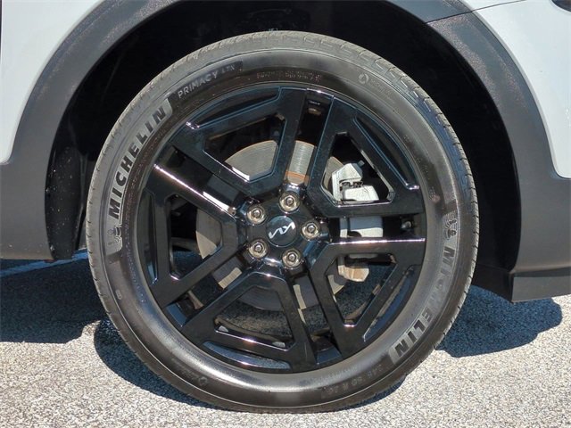 Used 2023 Kia Telluride EX X-Line image 11