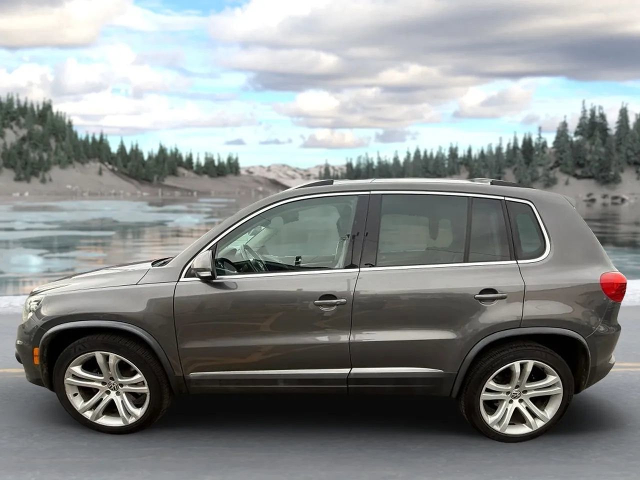 Used 2012 Volkswagen Tiguan S AWD/4WD image 6
