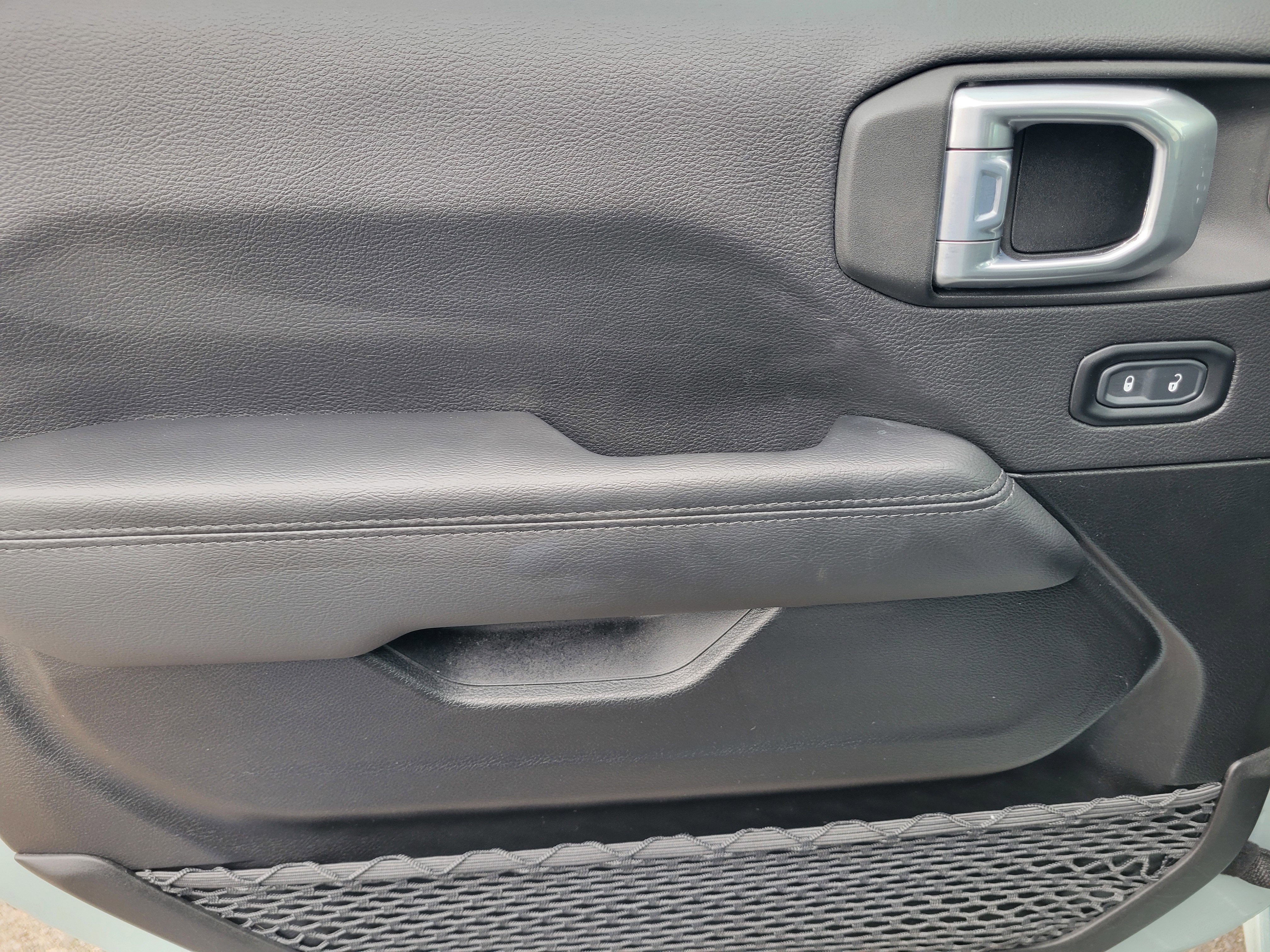 Used 2023 Jeep Wrangler Unlimited Sahara image 18