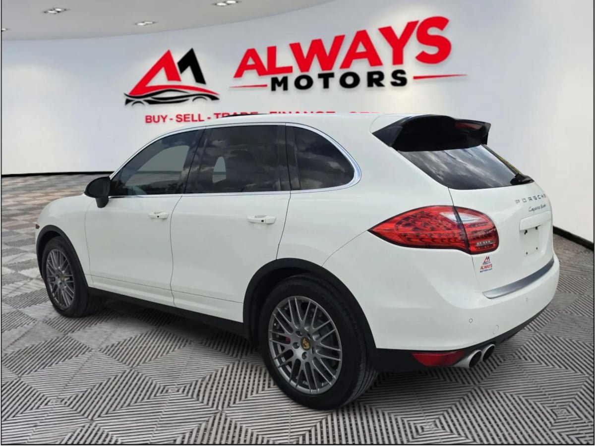 Used 2011 Porsche Cayenne Turbo AWD/4WD image 19