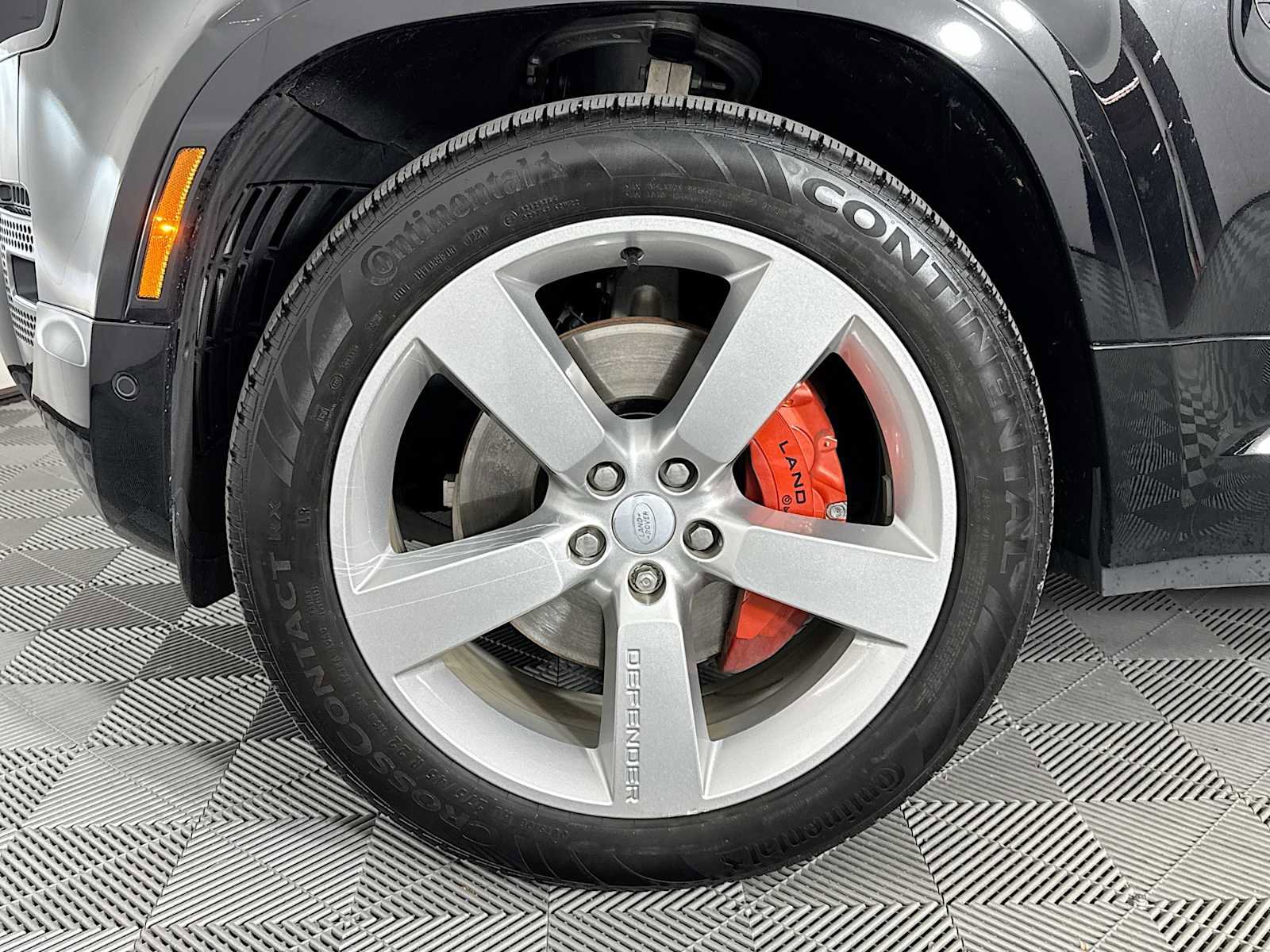 Used 2024 Land Rover Defender 130 X image 29