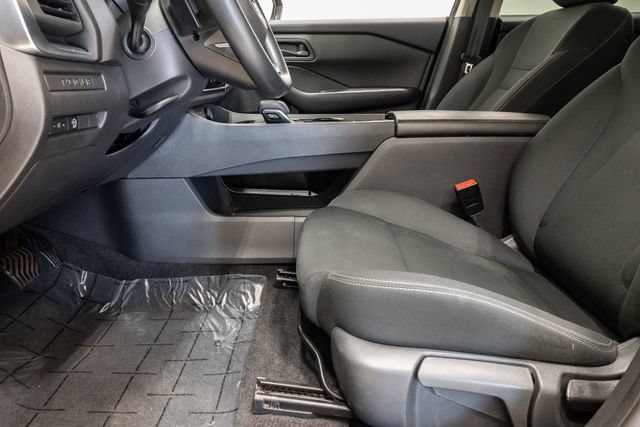 Used 2024 Nissan Rogue S FWD image 12