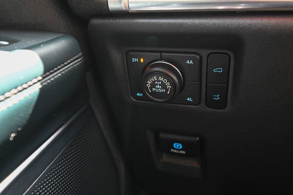 Used 2025 Ford Expedition Tremor AWD/4WD image 40
