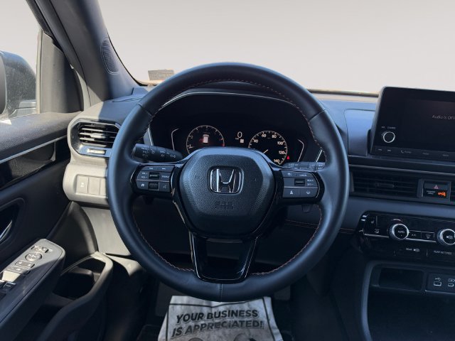 Used 2025 Honda Pilot Sport image 12