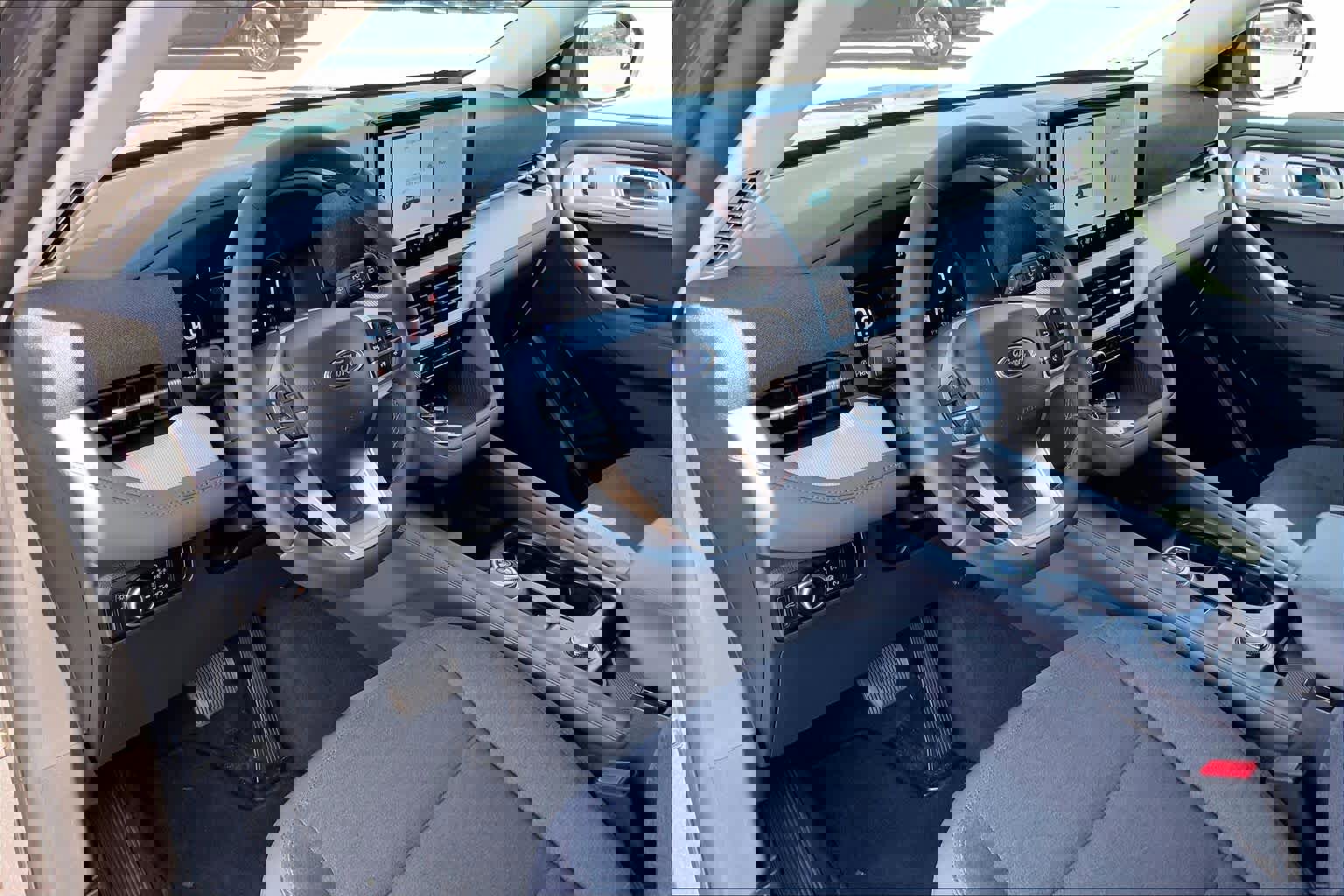 Used 2026 Ford Explorer Active image 18